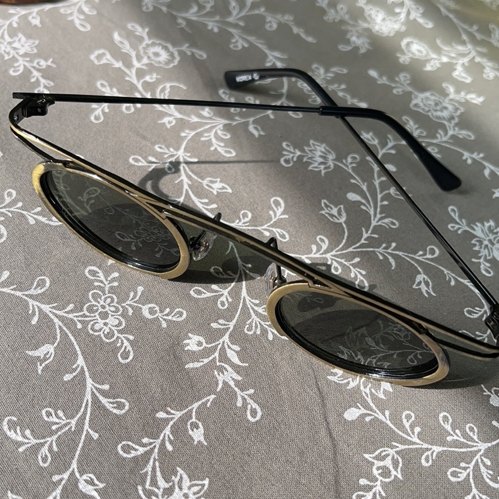 Sunglasses - Picture 2 of 3